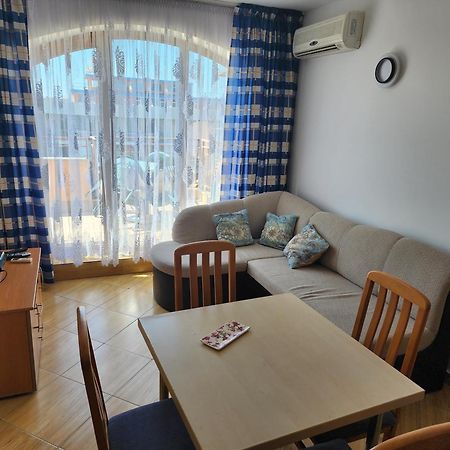 Golden Dreams Apartment Pantai Sunny Bagian luar foto