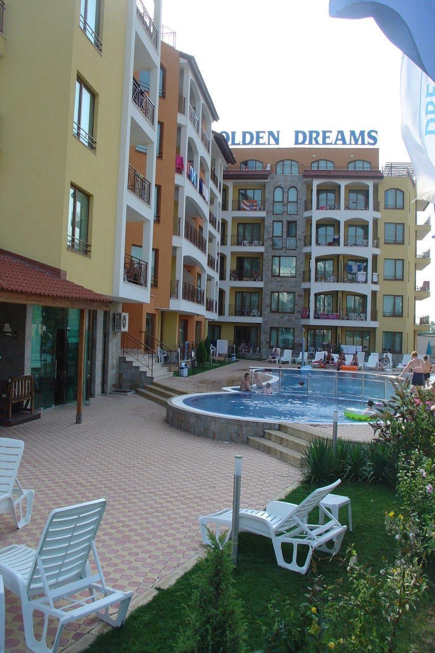 Golden Dreams Apartment Pantai Sunny Bagian luar foto