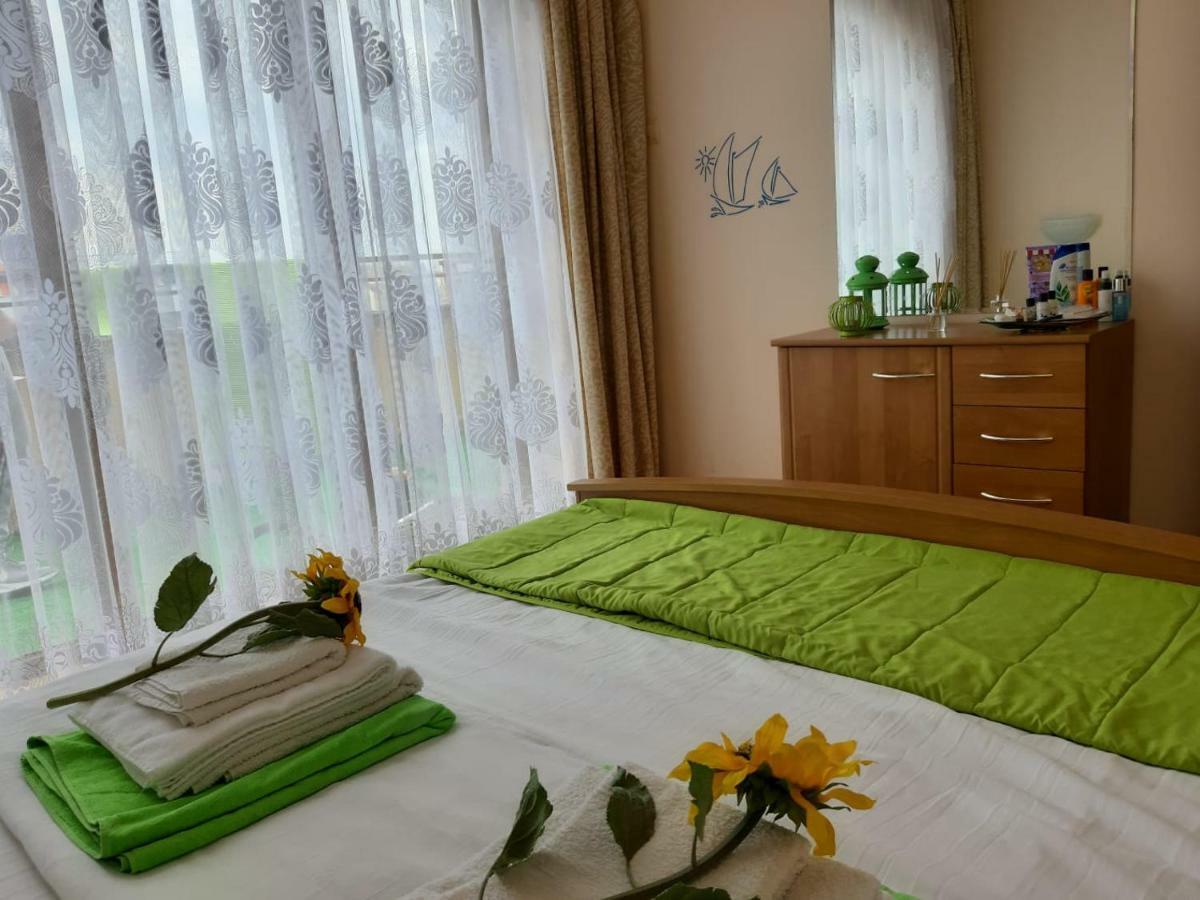 Golden Dreams Apartment Pantai Sunny Bagian luar foto