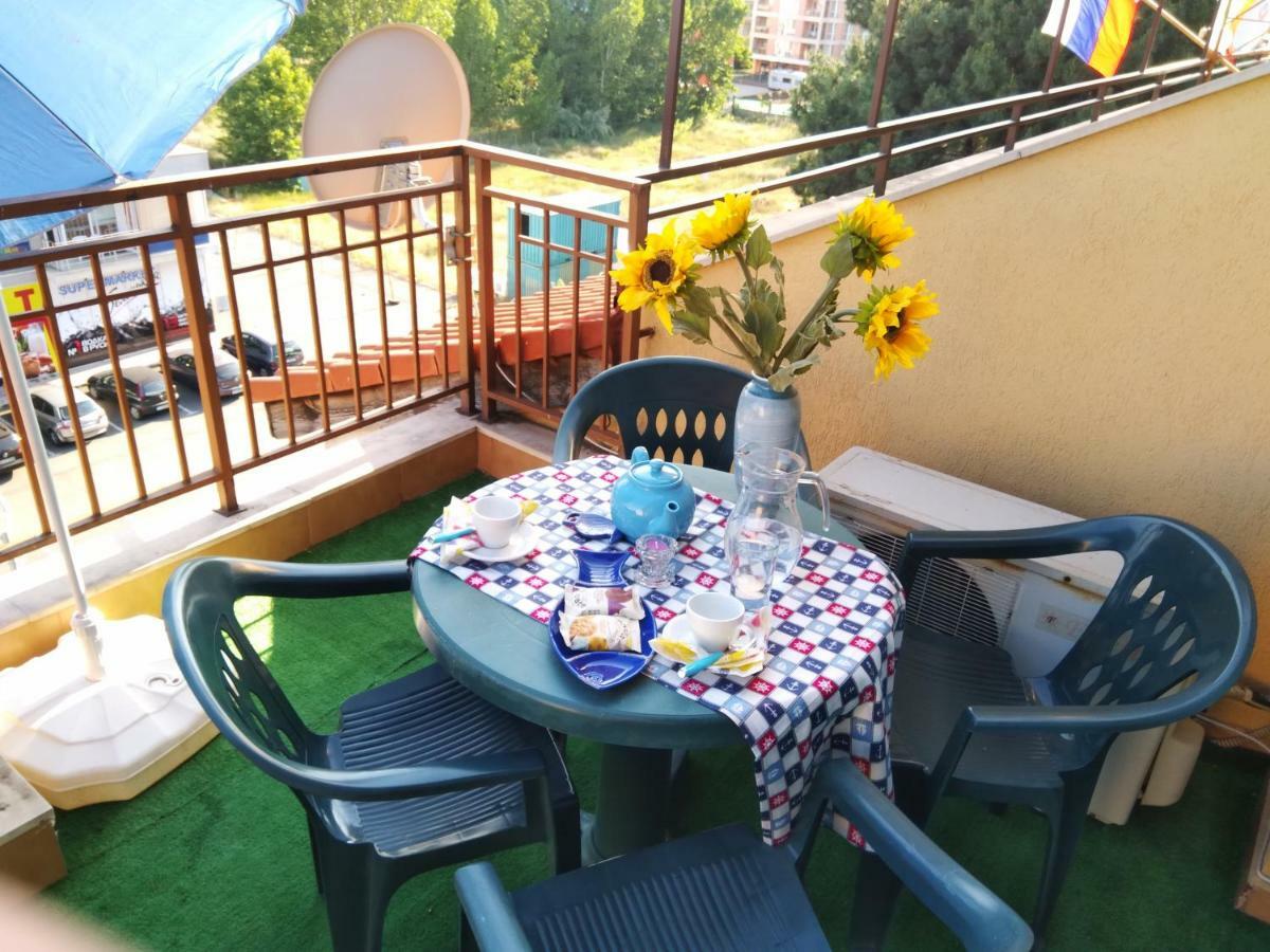 Golden Dreams Apartment Pantai Sunny Bagian luar foto